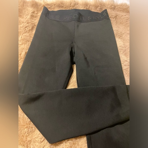 Kendall & Kylie black leggings large - Picture 3 of 5